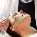 Cura della pelle da uomo: considerazioni speciali per l'uso di esfolianti per il viso