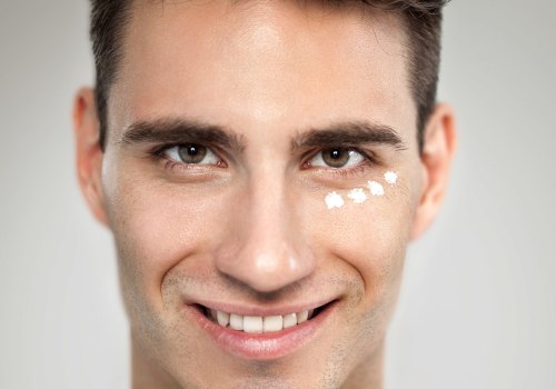 Cura della pelle da uomo: consigli essenziali per l'uso dei tonici facciali