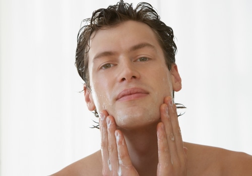 Cura della pelle da uomo: consigli essenziali per l'uso di scrub per il viso
